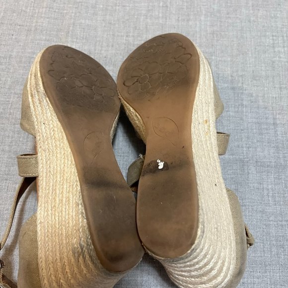 BOC Born Concept Wedge Beige Sandals, size 8M - Picture 11 of 11